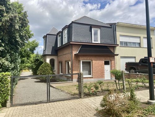                                         Appartement à louer à Lier, € 750
