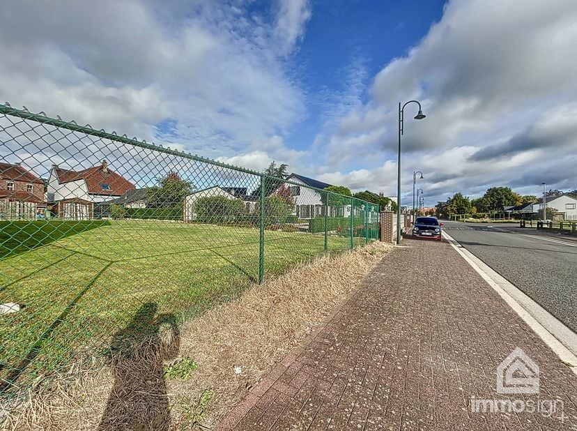PLUSPUNTEN: &lt;br /&gt;
+ perceeloppervlakte: 477 m²&lt;br /&gt;
+ bouwvergunning afgeleverd&lt;br /&gt;
+ mogelijkheid tot 3 appartementen&lt;br /&gt;
+ rustige locatie&lt;br