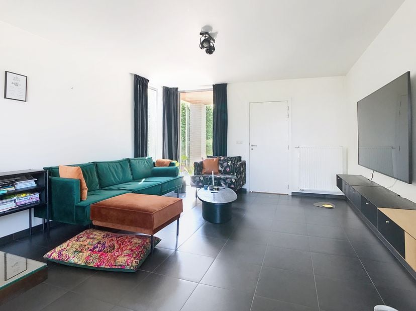 Le moyen le plus rapide pour visiter cet appartement? Demandez votre visite via le bouton rouge de notre site Web (www.dewaele.com) et vous serez cont