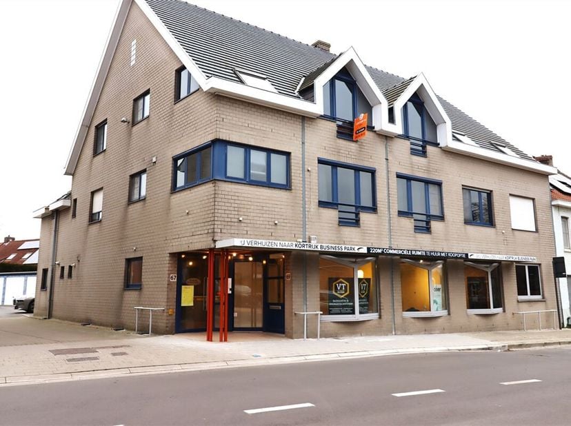 Degelijke opbrengsteigendom gelegen in het centrum van Bellegem - 4 appartementen + 4 garages&lt;br /&gt;
Dit solide appartementsgebouw werd gebouwd in 1995