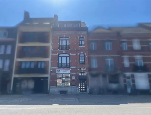                                         Commercieel Gebouw te koop in Tournai, € 525.000
