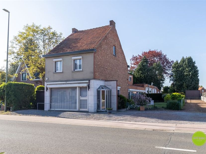 Propriété commerciale avec de nombreuses possibilités sur un terrain généreux au coeur de Schoot (Ham)&lt;br /&gt;
Au centre de Schoot, une commune de Ham,