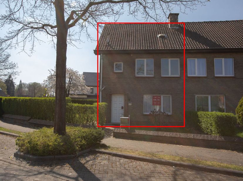 GOED GELEGEN WONING MET TUIN &lt;br /&gt;
 &lt;br /&gt;
Vrijwillige openbare verkoping (BIDDIT) van een goed gelegen halfopen bebouwing met tuin.  &lt;br /&gt;
  &lt;br /&gt;