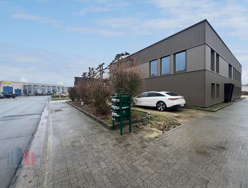                                         Espace de bureaux à louer à Merelbeke, € 3.542
