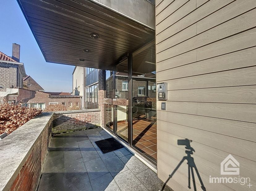 PLUSPUNTEN:&lt;br /&gt;
+ vloeroppervlakte: 119 m²&lt;br /&gt;
+ kantoorruimtes&lt;br /&gt;
+ ideale locatie&lt;br /&gt;
+ Bocholt centrum&lt;br /&gt;
&lt;br /&gt;
ALGEMEEN:&lt;br /&gt;
In het