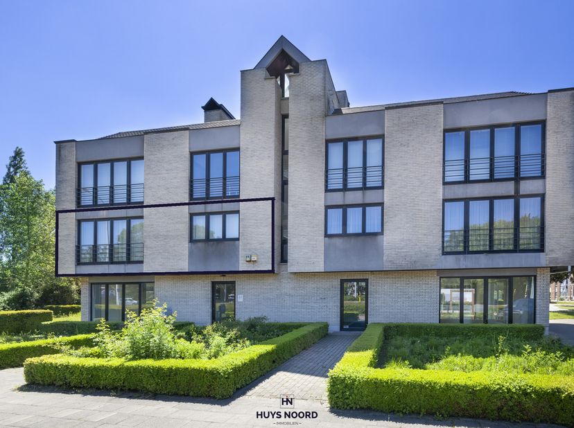 Kantoor 01.02 - 1e verdiep&lt;br /&gt;
&lt;br /&gt;
Deze kantoorruimte is ingedeeld in verschillende compartimenten en kan naar eigen voorkeur worden ingedeeld. &lt;