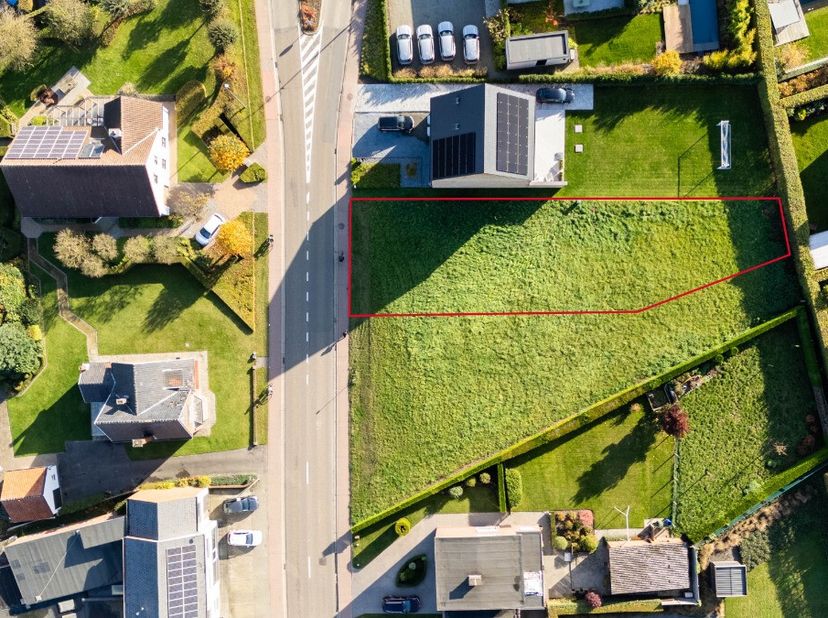 Bouwgrond voor halfopen bebouwing met goede oriëntatie op wandelafstand van het centrum van Stevoort. Deze mooie bouwgrond is gelegen op een perceel v