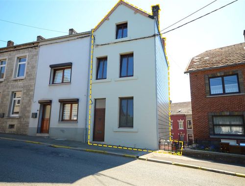                                         Eengezinswoning te koop in Couvin, € 140.000
