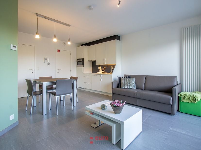 Bent u op zoek naar een appartement van waaruit u tal van mogelijkheden hebt? Dan is dit wat u zoekt!&lt;br /&gt;
&lt;br /&gt;
Dit appartement is gelegen in de re