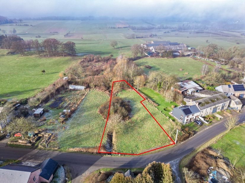 ERA B-Lux heeft het plezier u dit prachtige bouwperceel van meer dan 20 are aan te bieden, gelegen in de gemeente Durbuy.Het perceel is vlak en ideaal