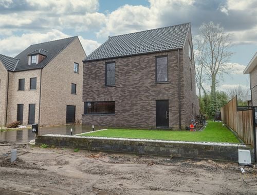                                         Villa te koop in Achel, € 635.000
