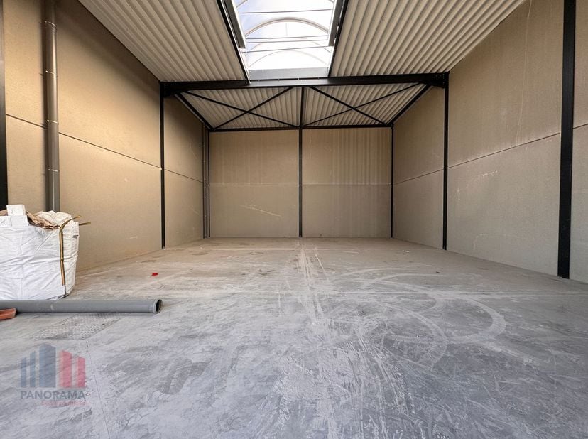 Nieuwbouw KMO-unit met een oppervlakte van +/- 150 m² te koop, de unit maakt deel uit van de gloednieuwe KMO-site &quot;CLARYSSE BUSINESS PARK&quot; en is uitst