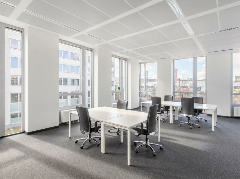 Espace de bureau ouvert pour 10 personnes soumis à des conditions flexibles. Ainsi, vous pouvez augmenter votre espace ou même changer de site, pour ê