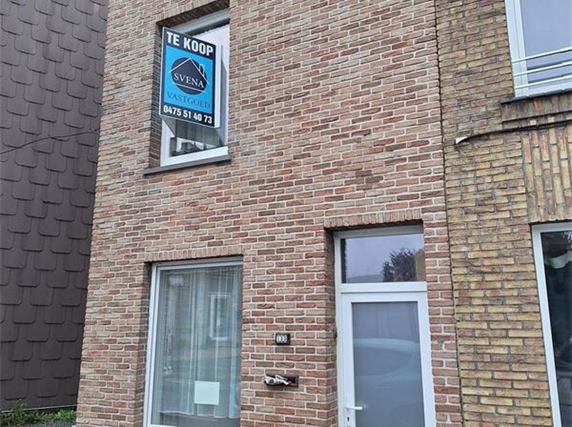 !!!VERKOCHT!!!&lt;br /&gt;
WONING MET 2 SLAAPKAMERS IN CENTRUM&lt;br /&gt;
Richtprijs 99.000 euro.&lt;br /&gt;
Woning gelegen dichtbij openbaar vervoer, scholen, winkel