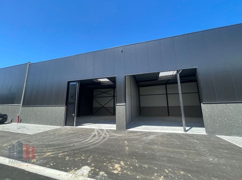 Bien professionnel à vendre
                    à 8460 Roksem