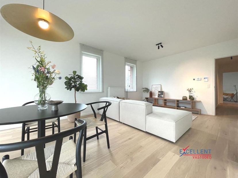 Allez-vous bientôt profiter de ce penthouse exclusif du 7ème étage ? Situé au coeur du centre-ville. La gare est accessible en 5 minutes à pied. La zo