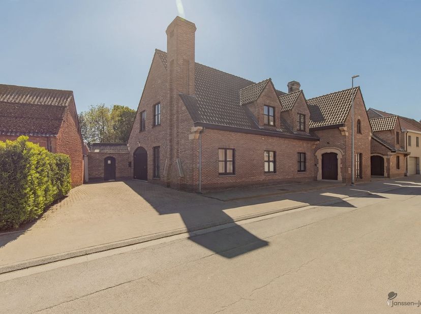Huis te koop in Kleinbroekstraat 12,
                    9220 Hamme