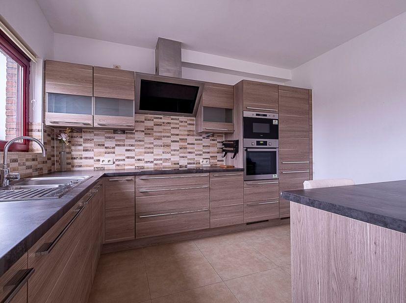 Appartement à louer à Leugstraat 48,
                    2630 Aartselaar