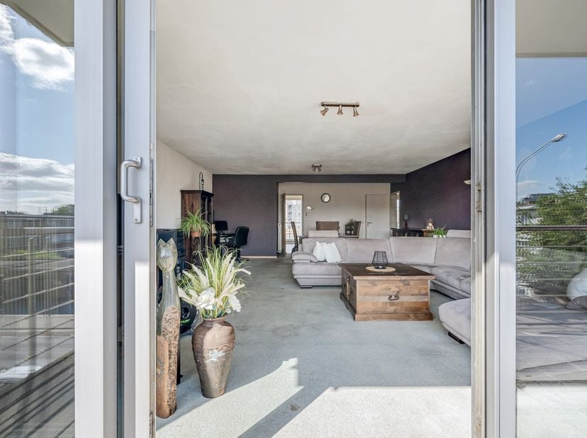 Appartement spacieux de 119 m² situé dans un emplacement privilégié à Deurne, au niveau de la Bisschoppenhoflaan, à proximité du stade Bosuil et du Sp