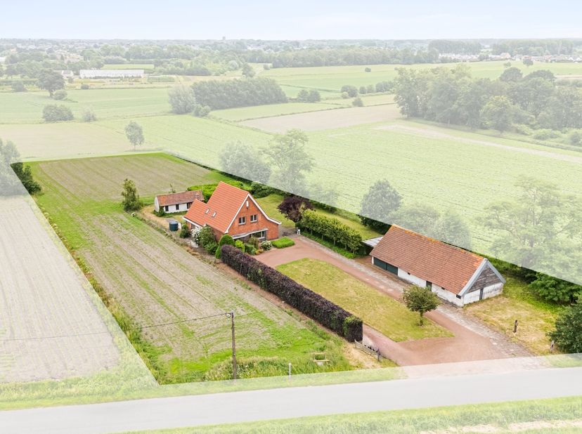 Unieke landwoning verscholen tussen de weilanden in Sint-Kruis-Winkel op een perceel van 6.810m².<br />
<br />
Bewoners genieten hier van optimale rus