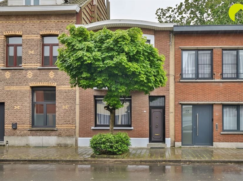 Située dans le quartier résidentiel recherché d'Elsdonk-oost à Wilrijk, à la frontière d'Edegem et de Mortsel, nous vous proposons cette agréable mais