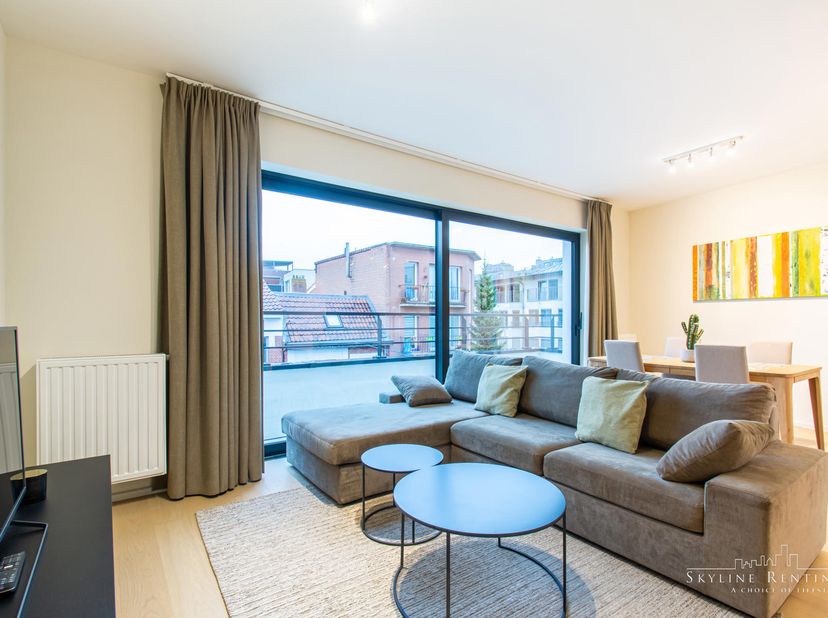 AMP EA 2.2 - MIN. 1 JAAR CONTRACT - In een rustige buurt, dicht bij de NAVO, openbaar vervoer en winkels, bieden wij u een groot luxe appartement (88m