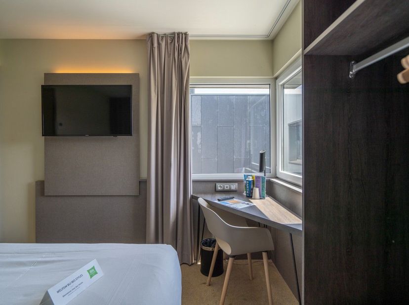 Welkom bij het Ibis Styles Hotel, ideaal gelegen in het groene Kennedy Park, op 300 meter van Kortrijk Xpo en slechts 2 km van het centrum. Dankzij de