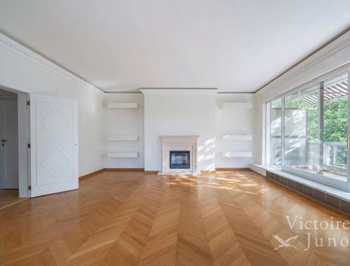                                         Appartement te huur in Ukkel, € 3.350
