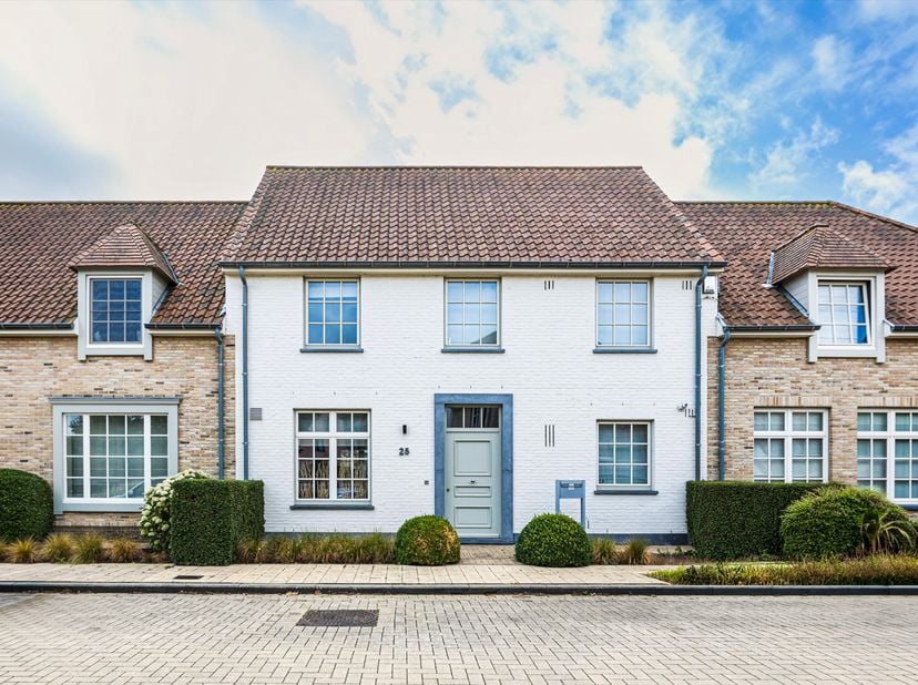 <br />
Verzorgde woning met 3 of 4 slaapkamers en zuidgerichte tuin — 't Schildeken, Duinbergen<br />
In de rustige en gegeerde wijk 't Schildeken, aa