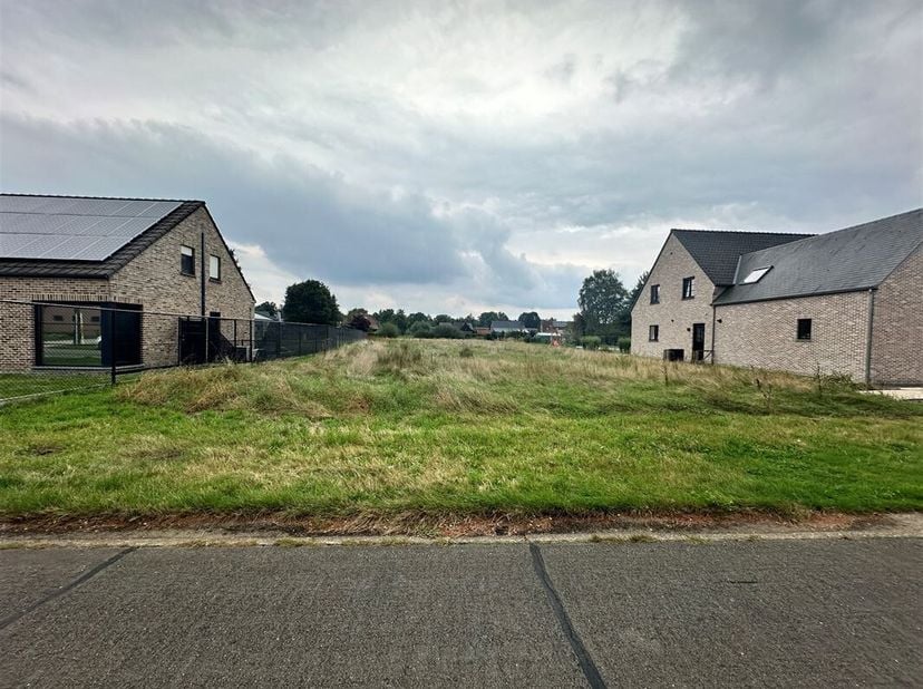Terrain à vendre
                    à 3581 Beverlo