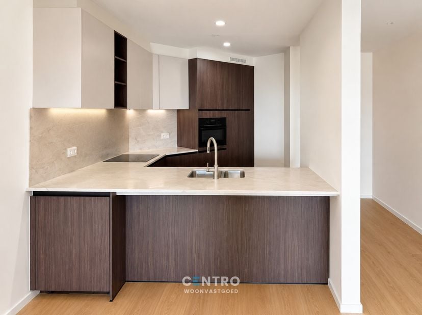!!OPEN HUIS Zaterdag 04/07 10u-12u!!<br />
<br />
Exclusief gerenoveerd en energiezuinig appartement op topligging in het hart van Knokke met 2 slpks,