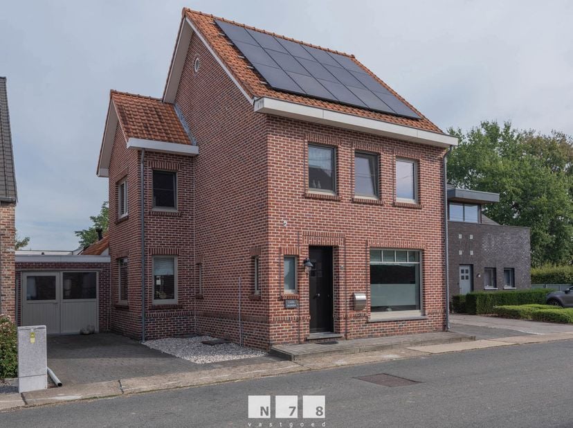 Huis te koop in Mulheim 22,
                    3650 Lanklaar