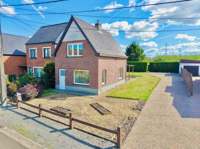Huis te koop in Lochtingstraat 6,
                    9940 Evergem