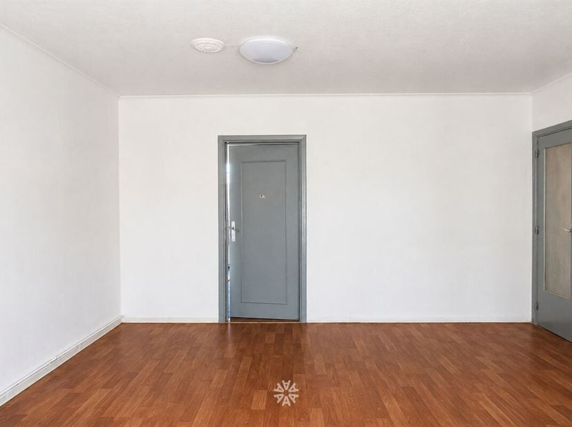 WONDELGEM - Winkelstraat - Ben je op zoek naar een ruim en comfortabel appartement met 2 slaapkamers en garage in Wondelgem? Lees dan snel verder!<br