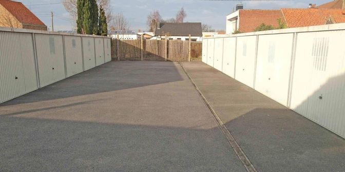 Garage te huur in Kortrijksestraat 144, 8020 Oostkamp