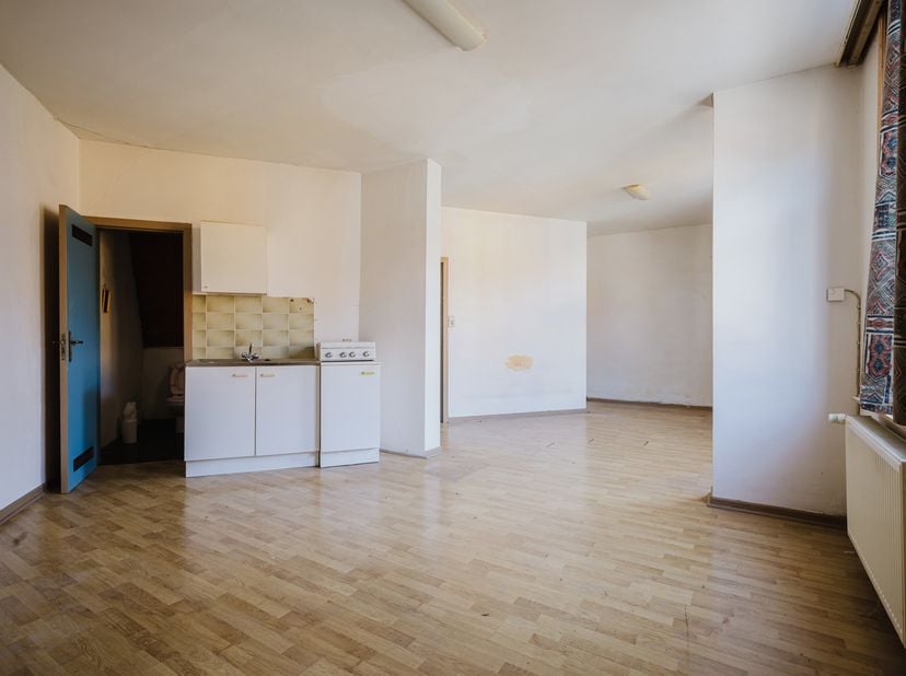 Ligging<br />
Dit gebouw is gelegen in de Boerderijstraat 14-16 in Gent, in de residentiële buurt van de Brugsepoort De locatie geniet van een vlotte