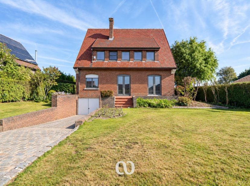 Huis te koop in Berchemsesteenweg 23,
                    9600 Ronse