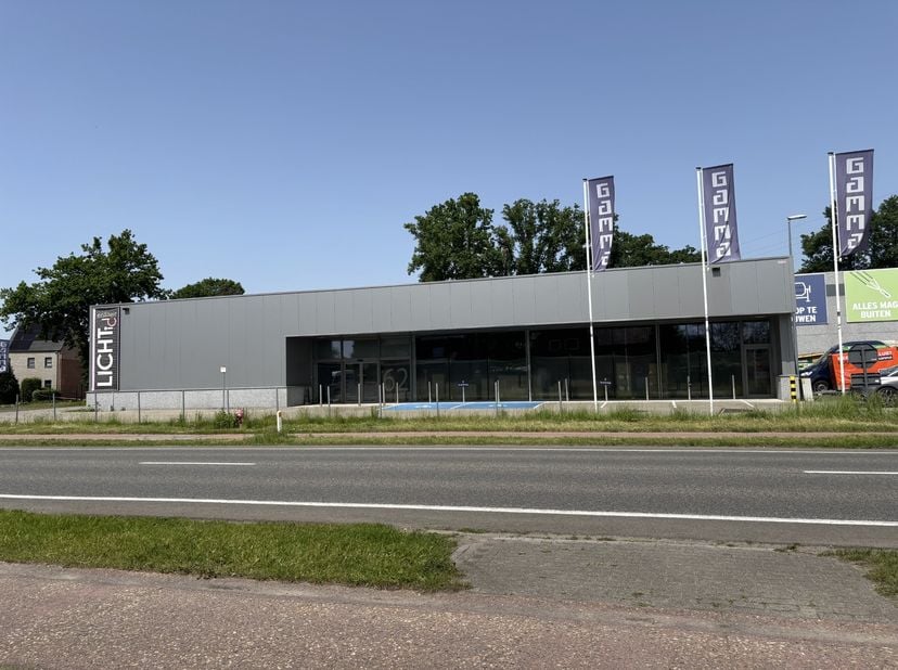 Bien professionnel à louer
                    à 2490 Balen
