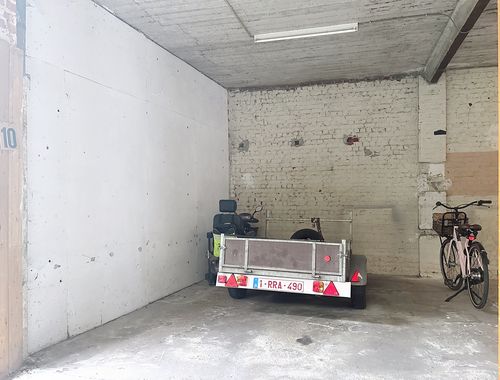                                         Garage te huur in Roeselare, € 72
