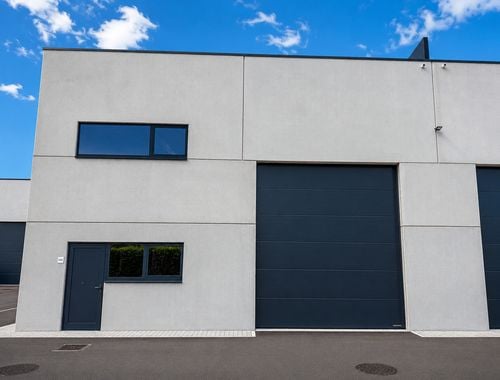                                         Entrepôt avec bureau à vendre à Eeklo, € 362.500
