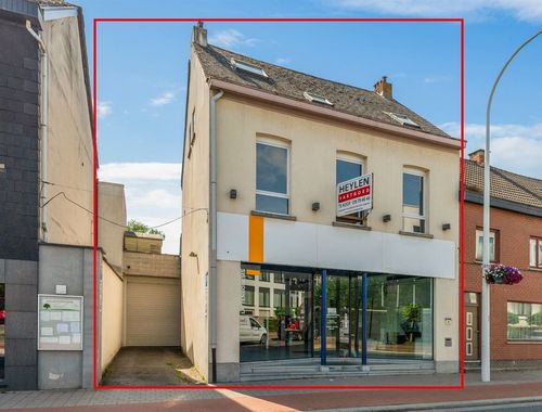                                         Handelspand met woonst te koop in Hemiksem, € 549.000
