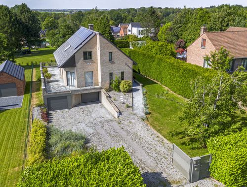                                         Villa à vendre à Nalinnes, € 448.000
