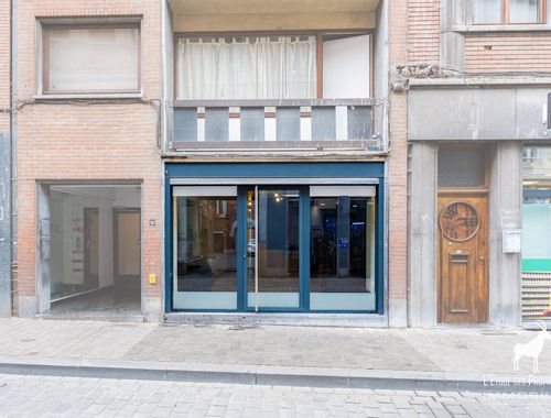                                         Commerce à vendre à Mons, € 129.999
