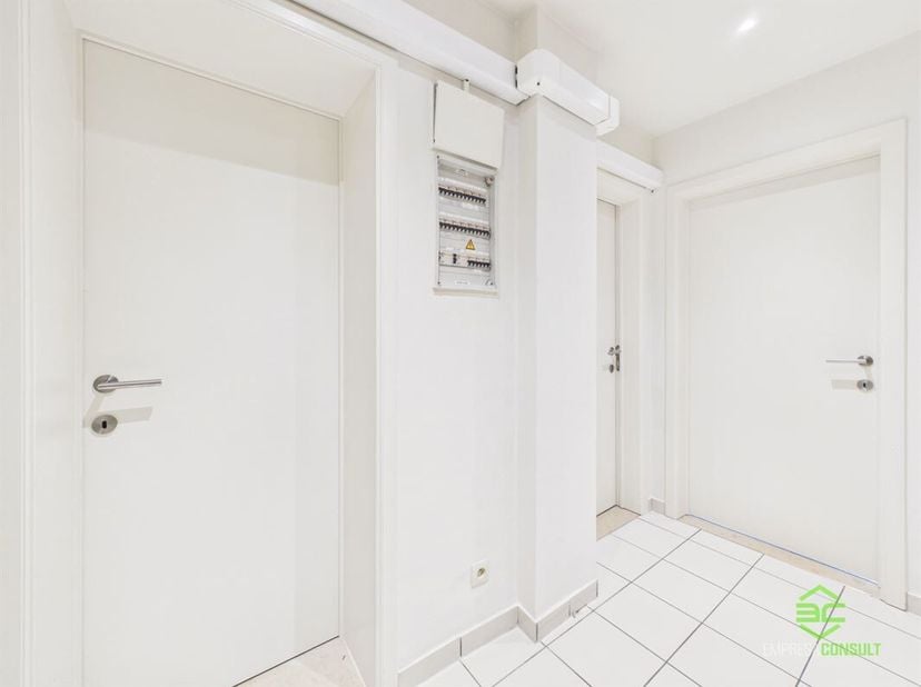 + Als u op onze eigen website (www.empresaconsult.be) naar deze woning doorklikt, vindt u een alle info! +<br />
In de schaduw van de Sint-Maartenkerk