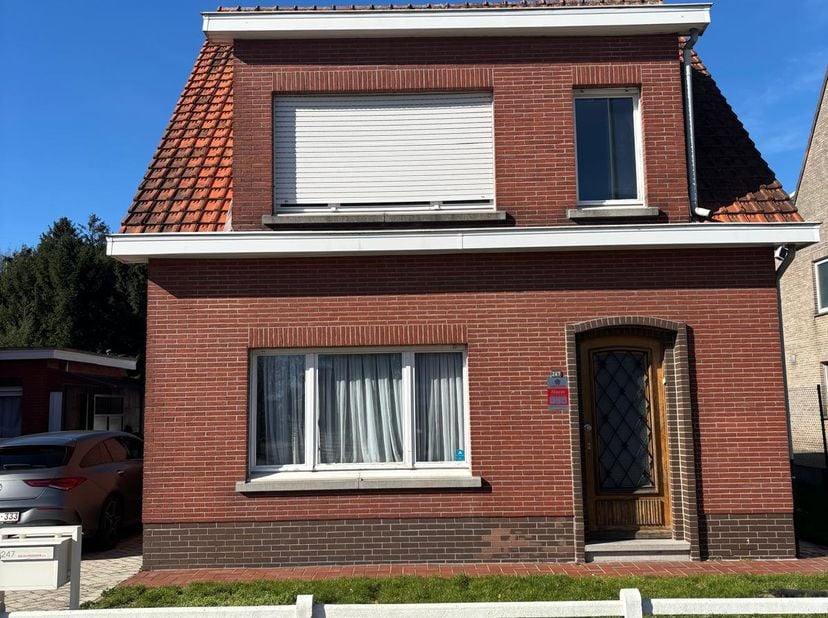Huis te koop in ,
                    2960 Brecht