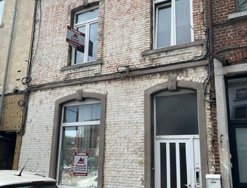                                         Appartementsgebouw te koop in Montignies-sur-Sambre, € 149.000
