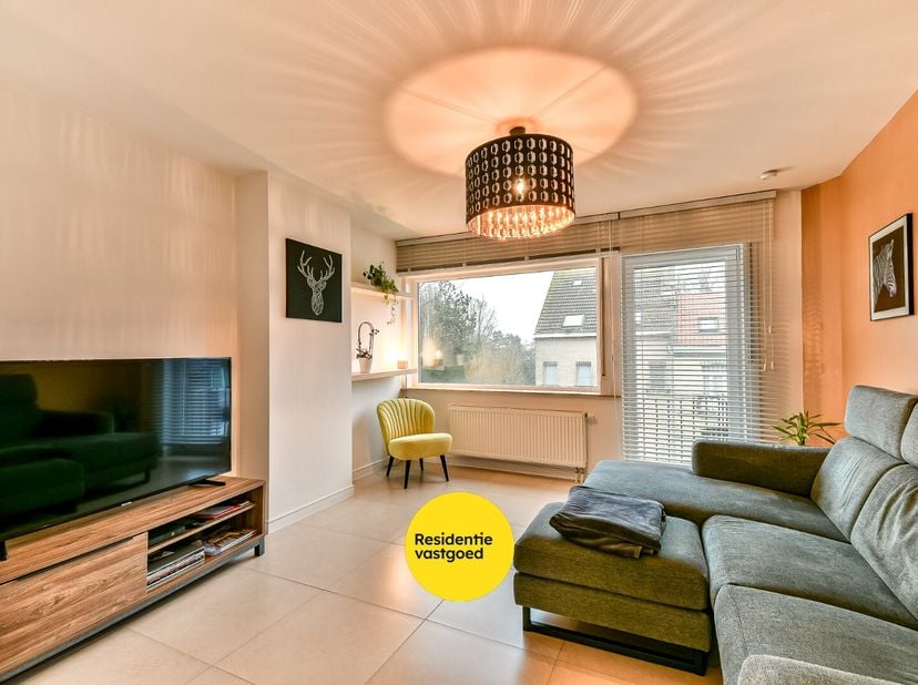 Op een topligging vlak bij de jachthaven van Nieuwpoort bevindt zich dit charmante duplexappartement, rustig gelegen en ideaal als vaste woonst, tweed
