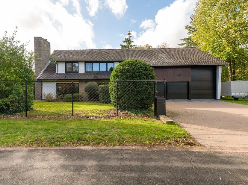 Huis te koop in Wilgenlaan 14,
                    2390 Westmalle