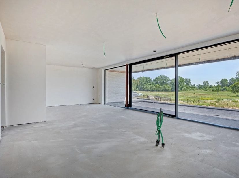 EXCLUSIEF PETNHOUSE VAN 112M² MET 2 SLPKS EN RUIM TERRAS VAN 44M² IN LINKHOUT<br />
In het unieke nieuwbouwproject "Zwart Water" vindt u dit ruim en e