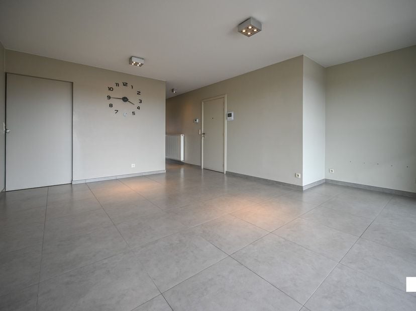 Dit centraal gelegen duplexappartement op het derde verdiep van residentie "Crescendo" heeft een bewoonbare oppervlakte van ca. 144 m² (volgens EPC-at